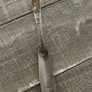 Vintage Butter spreader made in England silver plated/ Queen Anne